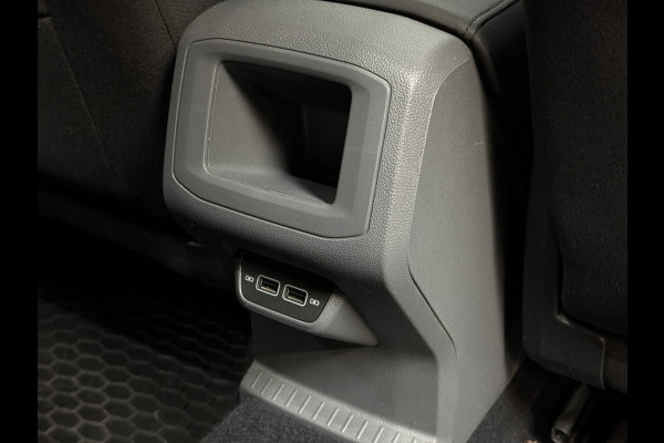 Volkswagen T-Cross 1.0 TSI Style 115pk DSG | VERKOCHT! Carplay | 18" | Camera | Digitaal cockpit | ACC | Dode hoek | 100% Volkswagen dealer onderhouden!