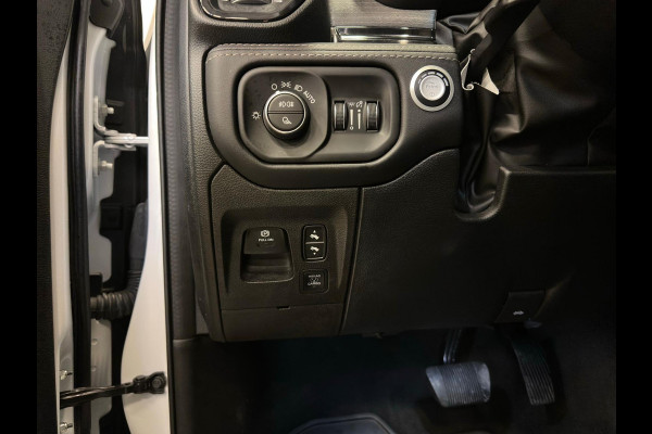 Dodge Ram 1500 5.7 V8 4x4 Crew Cab Limited|LPG|PANO|RAMBOX|LUCHTVERING|HK|VOL!!!