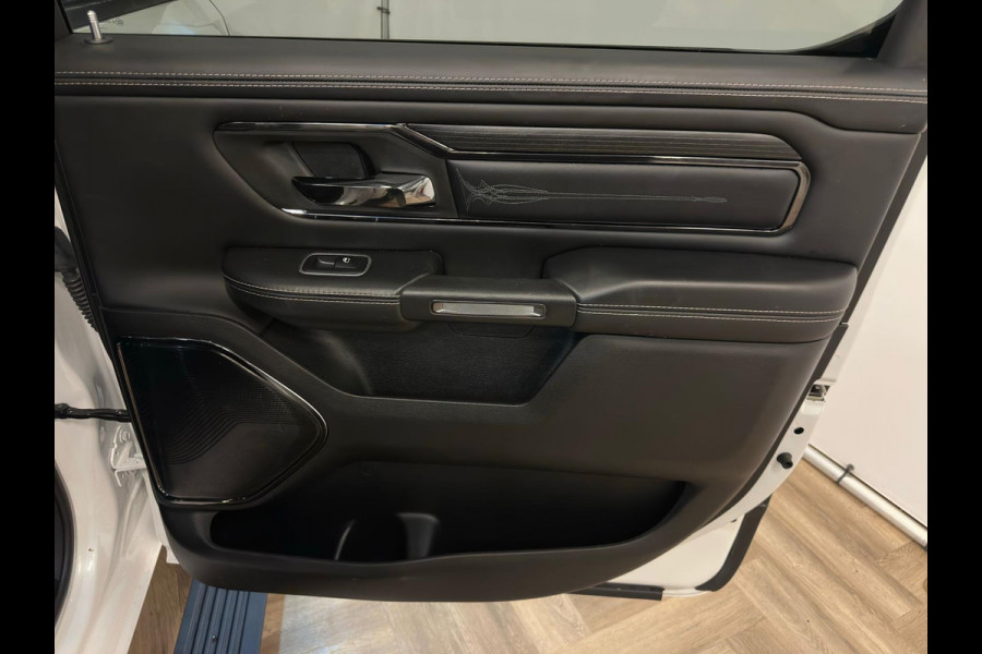 Dodge Ram 1500 5.7 V8 4x4 Crew Cab Limited|LPG|PANO|RAMBOX|LUCHTVERING|HK|VOL!!!