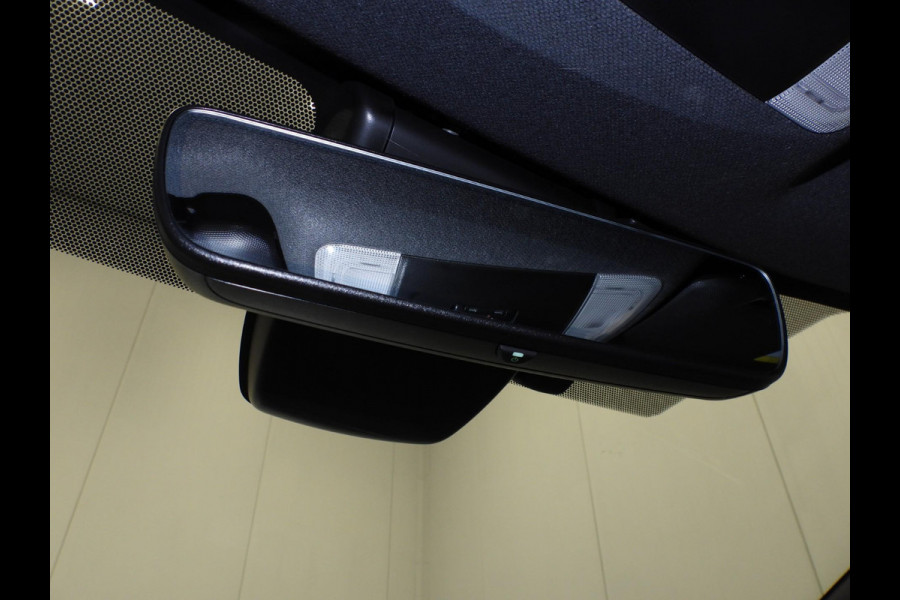 Toyota Corolla Touring Sports 2.0 Hybrid Dynamic NAVI/CAMERA/CLIMA/17"LMV!