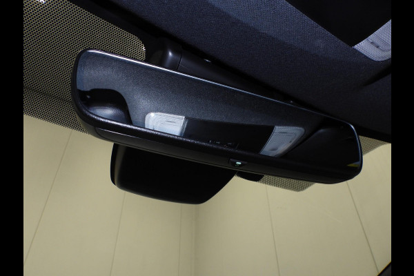 Toyota Corolla Touring Sports 2.0 Hybrid Dynamic NAVI/CAMERA/CLIMA/17"LMV!