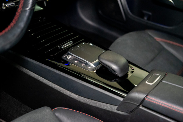 Mercedes-Benz A-Klasse 250 e AMG 218PK | Pano | Sfeer | LED | Stoelverw. | Keyless | 12 MND Garantie