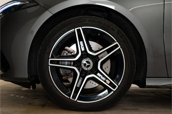 Mercedes-Benz A-Klasse 250 e Premium AMG Facelift 218PK | Pano | Keyless | Sfeer | Night | Fabrieksgarantie