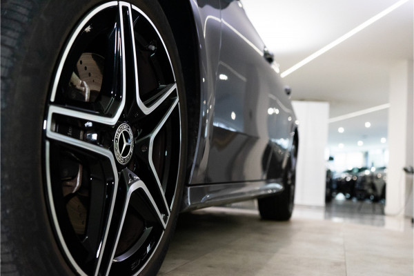 Mercedes-Benz A-Klasse 250 e Premium AMG Facelift 218PK | Pano | Keyless | Sfeer | Night | Fabrieksgarantie