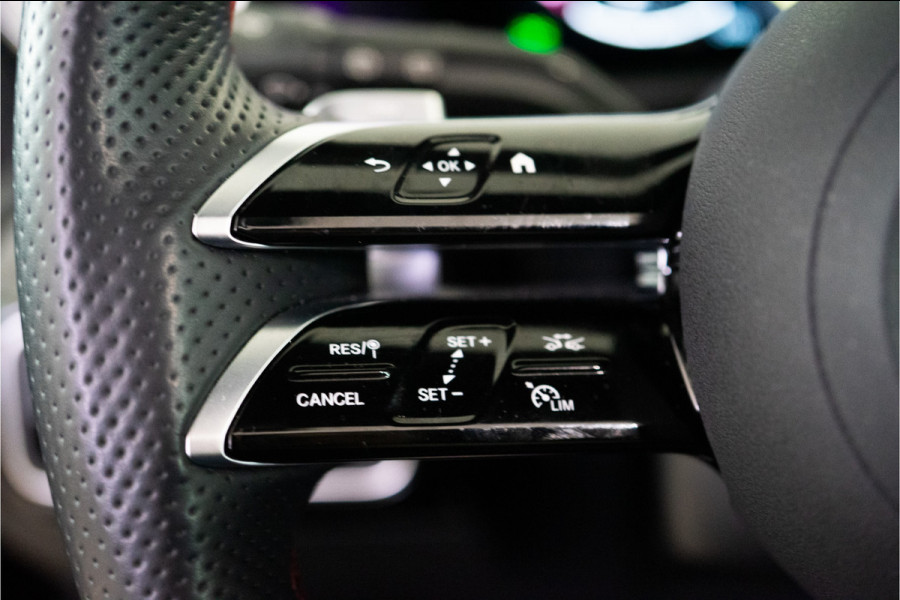 Mercedes-Benz A-Klasse 250 e Premium AMG Facelift 218PK | Pano | Keyless | Sfeer | Night | Fabrieksgarantie