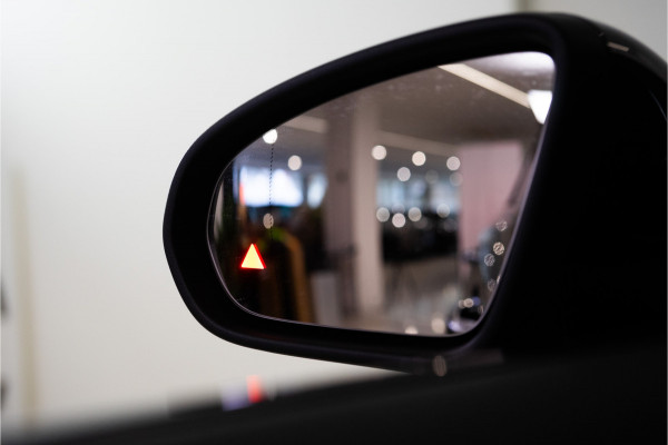 Mercedes-Benz A-Klasse 250 e Premium AMG Facelift 218PK | Pano | Keyless | Sfeer | Night | Fabrieksgarantie