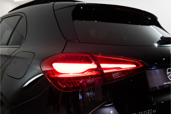 Mercedes-Benz A-Klasse 250 e Premium AMG Facelift 218PK | Pano | Keyless | Sfeer | Night | Fabrieksgarantie