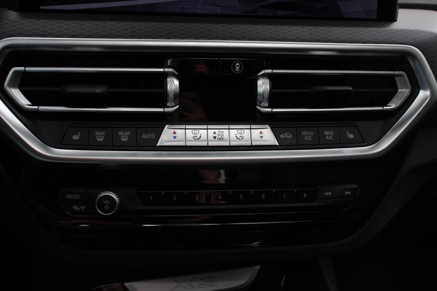 BMW X3 xDrive30e M Sport High Executive | Leder | Schuif/kantel dak | Navigatie | Climate Control | Camera | Electrisch bedienbare achterklep | Active Cruise Control | 19" Lichtmetalen velgen