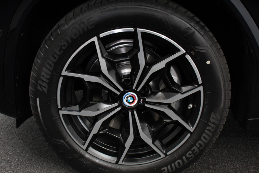 BMW X3 xDrive30e M Sport High Executive | Leder | Schuif/kantel dak | Navigatie | Climate Control | Camera | Electrisch bedienbare achterklep | Active Cruise Control | 19" Lichtmetalen velgen