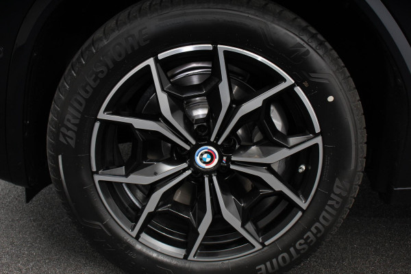 BMW X3 xDrive30e M Sport High Executive | Leder | Schuif/kantel dak | Navigatie | Climate Control | Camera | Electrisch bedienbare achterklep | Active Cruise Control | 19" Lichtmetalen velgen