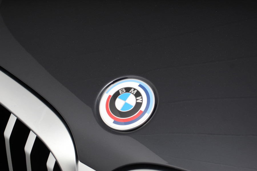 BMW X3 xDrive30e M Sport High Executive | Leder | Schuif/kantel dak | Navigatie | Climate Control | Camera | Electrisch bedienbare achterklep | Active Cruise Control | 19" Lichtmetalen velgen