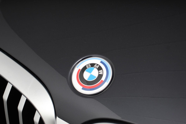 BMW X3 xDrive30e M Sport High Executive | Leder | Schuif/kantel dak | Navigatie | Climate Control | Camera | Electrisch bedienbare achterklep | Active Cruise Control | 19" Lichtmetalen velgen