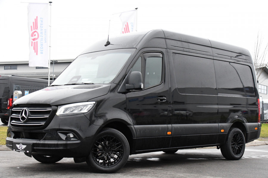 Mercedes-Benz Sprinter 317 1.9 CDI L2 Pro Black Edition FACE LIFT! Camera, Cruise, Carplay, 3500kg Trekhaak, 10,5'' Mbux, LED, Dodehoek, Virtual, Uniek!