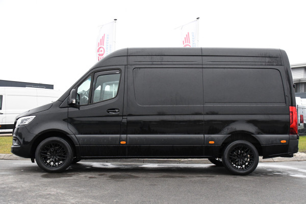 Mercedes-Benz Sprinter 317 1.9 CDI L2 Pro Black Edition FACE LIFT! Camera, Cruise, Carplay, 3500kg Trekhaak, 10,5'' Mbux, LED, Dodehoek, Virtual, Uniek!