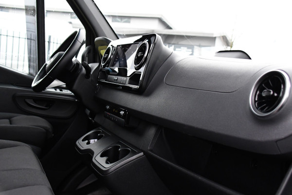 Mercedes-Benz Sprinter 317 1.9 CDI L2 Pro Black Edition FACE LIFT! Camera, Cruise, Carplay, 3500kg Trekhaak, 10,5'' Mbux, LED, Dodehoek, Virtual, Uniek!