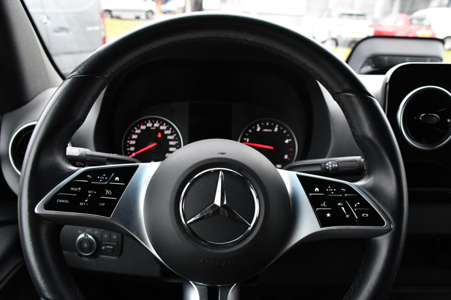 Mercedes-Benz Sprinter 317 1.9 CDI L2 Pro Black Edition FACE LIFT! Camera, Cruise, Carplay, 3500kg Trekhaak, 10,5'' Mbux, LED, Dodehoek, Virtual, Uniek!
