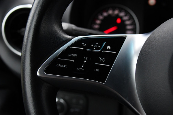 Mercedes-Benz Sprinter 317 1.9 CDI L2 Pro Black Edition FACE LIFT! Camera, Cruise, Carplay, 3500kg Trekhaak, 10,5'' Mbux, LED, Dodehoek, Virtual, Uniek!