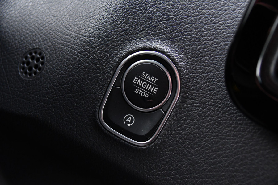 Mercedes-Benz Sprinter 317 1.9 CDI L2 Pro Black Edition FACE LIFT! Camera, Cruise, Carplay, 3500kg Trekhaak, 10,5'' Mbux, LED, Dodehoek, Virtual, Uniek!