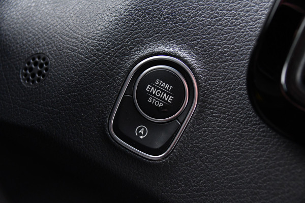 Mercedes-Benz Sprinter 317 1.9 CDI L2 Pro Black Edition FACE LIFT! Camera, Cruise, Carplay, 3500kg Trekhaak, 10,5'' Mbux, LED, Dodehoek, Virtual, Uniek!