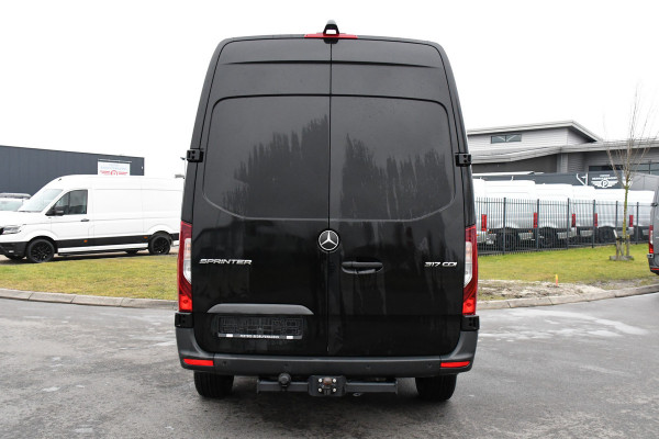 Mercedes-Benz Sprinter 317 1.9 CDI L2 Pro Black Edition FACE LIFT! Camera, Cruise, Carplay, 3500kg Trekhaak, 10,5'' Mbux, LED, Dodehoek, Virtual, Uniek!