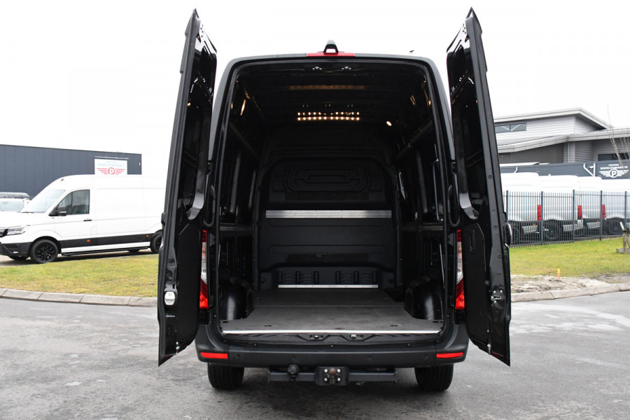 Mercedes-Benz Sprinter 317 1.9 CDI L2 Pro Black Edition FACE LIFT! Camera, Cruise, Carplay, 3500kg Trekhaak, 10,5'' Mbux, LED, Dodehoek, Virtual, Uniek!