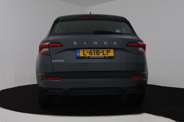 Škoda Karoq 1.5 TSI ACT Style (STOELVERWARMING, CAMERA, SFEERVERLICHTING, NAVIGATIE CARPLAY, CRUISE CONTROL, PARKEERSENSOREN)