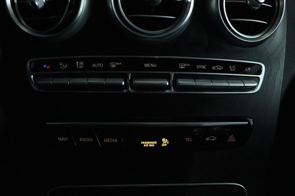 Mercedes-Benz C-Klasse Estate 300 Premium Plus Pack (PANORAMADAK, DIGITALE COCKPIT, SFEERVERLICHTING, CRUISE ADAPTIEF, CAMERA)