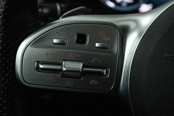 Mercedes-Benz C-Klasse Estate 300 Premium Plus Pack (PANORAMADAK, DIGITALE COCKPIT, SFEERVERLICHTING, CRUISE ADAPTIEF, CAMERA)