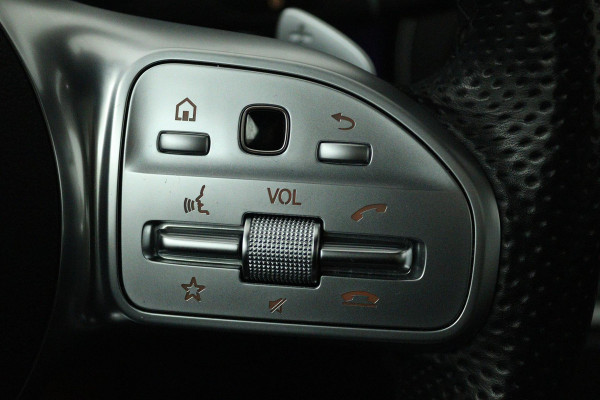 Mercedes-Benz C-Klasse Estate 300 Premium Plus Pack (PANORAMADAK, DIGITALE COCKPIT, SFEERVERLICHTING, CRUISE ADAPTIEF, CAMERA)