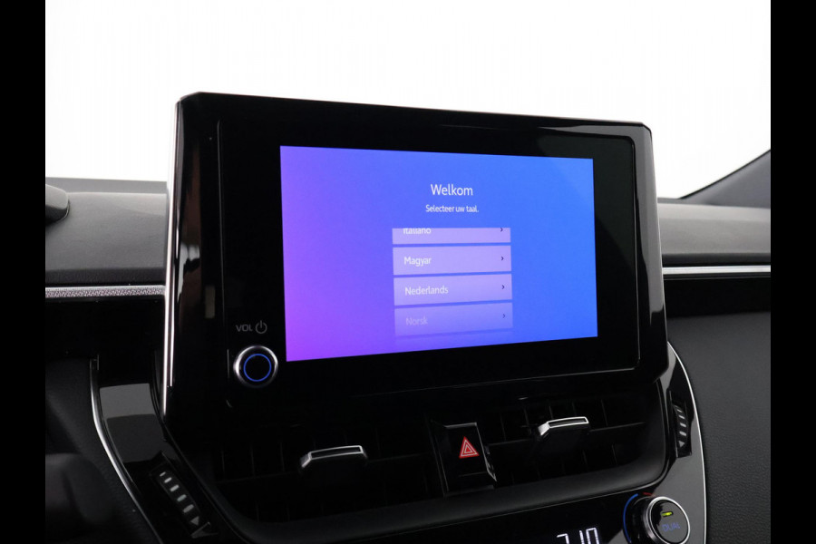 Toyota Corolla Touring Sports 1.8 HYBRIDE BUSINESS PLUS 1e EIG GARANTIE 2033 BI-TONE. TREKHAAK.HALF LEDER. PARKEERSENSOREN . NAVIGATIE .APPLE/ANDROID