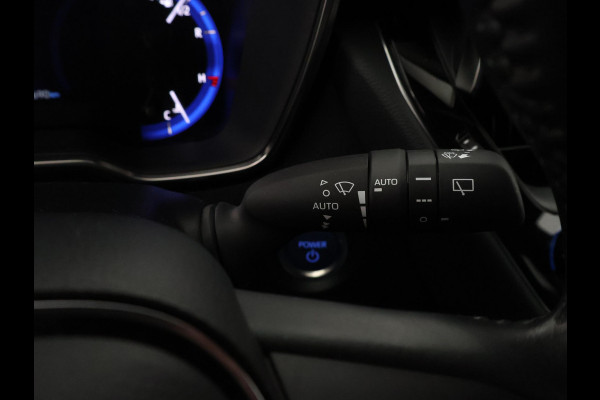 Toyota Corolla Touring Sports 1.8 HYBRIDE BUSINESS PLUS 1e EIG GARANTIE 2033 BI-TONE. TREKHAAK.HALF LEDER. PARKEERSENSOREN . NAVIGATIE .APPLE/ANDROID