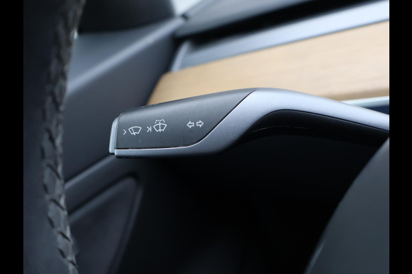 Tesla Model 3 60 kWh RWD *BTW* + AFN. TREKHAAK | LEDER | AUTOPILOT | PANORAMA | 3 CAMERA'S
