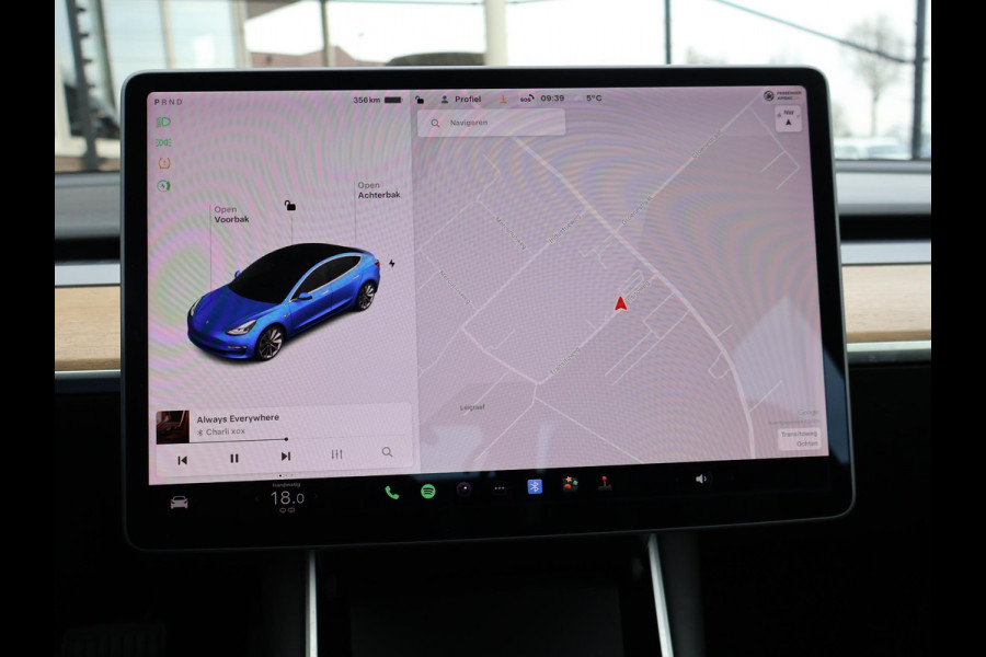 Tesla Model 3 60 kWh RWD *BTW* + AFN. TREKHAAK | LEDER | AUTOPILOT | PANORAMA | 3 CAMERA'S