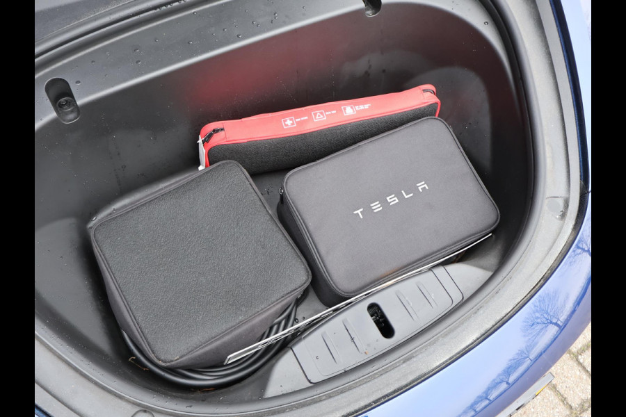 Tesla Model 3 60 kWh RWD *BTW* + AFN. TREKHAAK | LEDER | AUTOPILOT | PANORAMA | 3 CAMERA'S