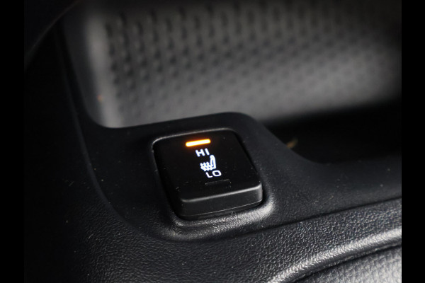 Toyota Corolla HYBRID 140 BUSINESS BLACK ED. GARANTIE 5-2035* 15.000 KM!!! STOEL -EN STUURVERWARMNG . CAMERA . KEYLESS START/STOP . APPLE CARPLAY & ANDROID AUTO