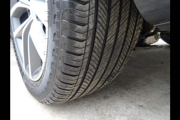 Land Rover Range Rover 3.0 P550e HSE PHEV * HEAD-UP * 22 INCH * 80 KM ACCU RANGE. !!