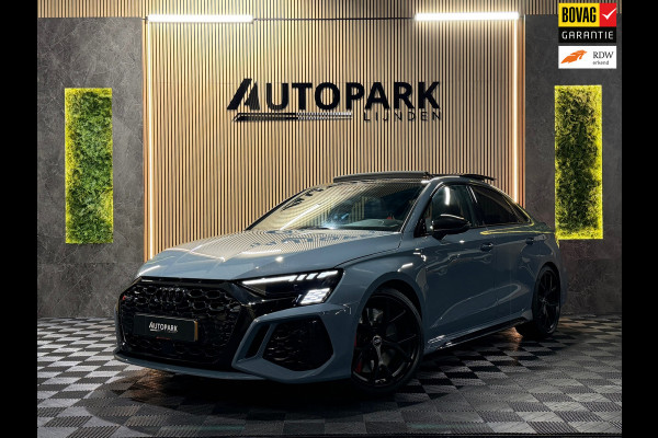 Audi RS3 Limousine 2.5 TFSI RS 3 quattro|PANO|MASSAGE|B&O|ACC|MEMORY|CARPLAY|DEALER ONDERHOUDEN|KEMORA GREY|400PK|BOMVOL!