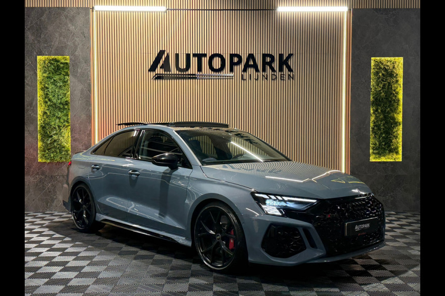 Audi RS3 Limousine 2.5 TFSI RS 3 quattro|PANO|MASSAGE|B&O|ACC|MEMORY|CARPLAY|DEALER ONDERHOUDEN|KEMORA GREY|400PK|BOMVOL!