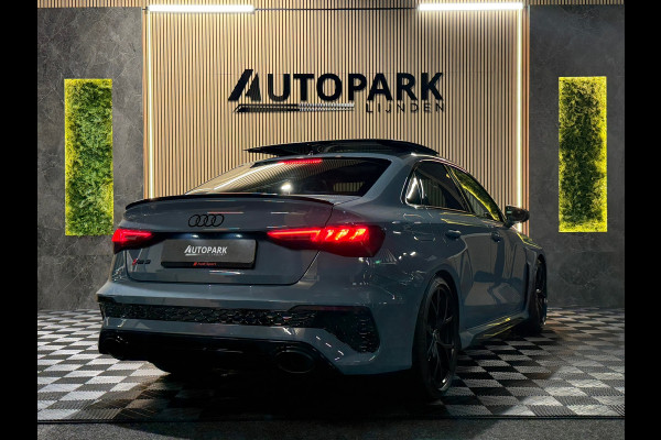 Audi RS3 Limousine 2.5 TFSI RS 3 quattro|PANO|MASSAGE|B&O|ACC|MEMORY|CARPLAY|DEALER ONDERHOUDEN|KEMORA GREY|400PK|BOMVOL!