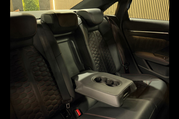 Audi RS3 Limousine 2.5 TFSI RS 3 quattro|PANO|MASSAGE|B&O|ACC|MEMORY|CARPLAY|DEALER ONDERHOUDEN|KEMORA GREY|400PK|BOMVOL!