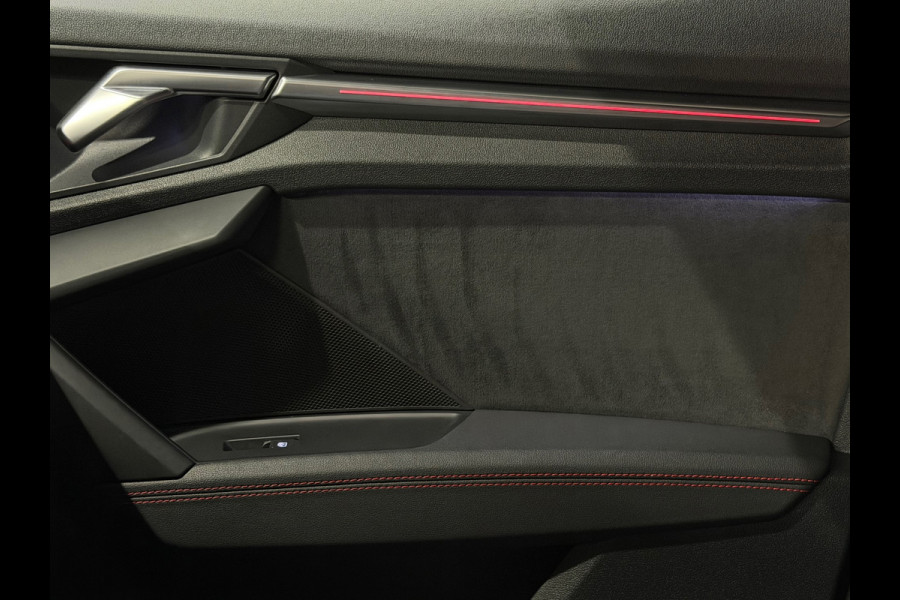 Audi RS3 Limousine 2.5 TFSI RS 3 quattro|PANO|MASSAGE|B&O|ACC|MEMORY|CARPLAY|DEALER ONDERHOUDEN|KEMORA GREY|400PK|BOMVOL!