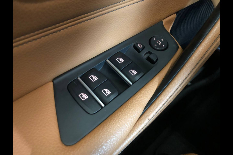 BMW 5 Serie Touring 520i High Executive sportint | panodak | camera | trekhaak | leer