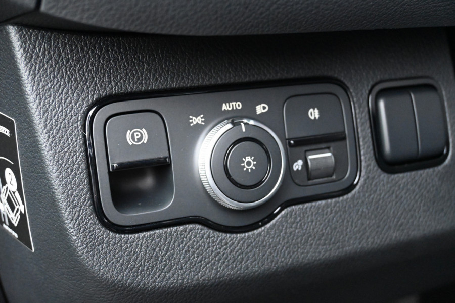 Mercedes-Benz Sprinter 319 CDI 4x4 L2H2 Pro Draaistoelen, Distronic, LED, Electrische schuifdeur