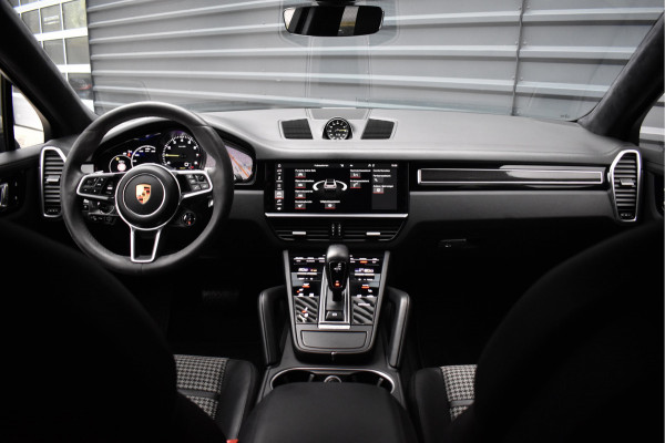 Porsche Cayenne Coupé 3.0 E-Hybrid 462pk Lightweight Sport Package | Carbon Dak | ACC | 22'' GT Design | Matrix PDLS+ | Luchtvering | 360 Camera |