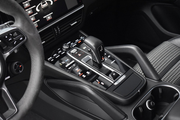 Porsche Cayenne Coupé 3.0 E-Hybrid 462pk Lightweight Sport Package | Carbon Dak | ACC | 22'' GT Design | Matrix PDLS+ | Luchtvering | 360 Camera |