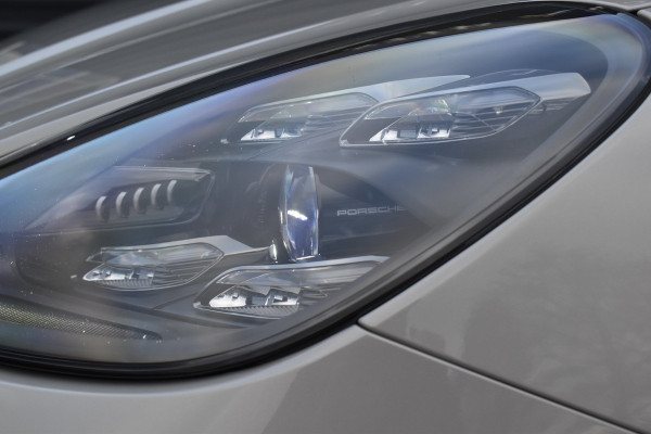 Porsche Cayenne Coupé 3.0 E-Hybrid 462pk Lightweight Sport Package | Carbon Dak | ACC | 22'' GT Design | Matrix PDLS+ | Luchtvering | 360 Camera |