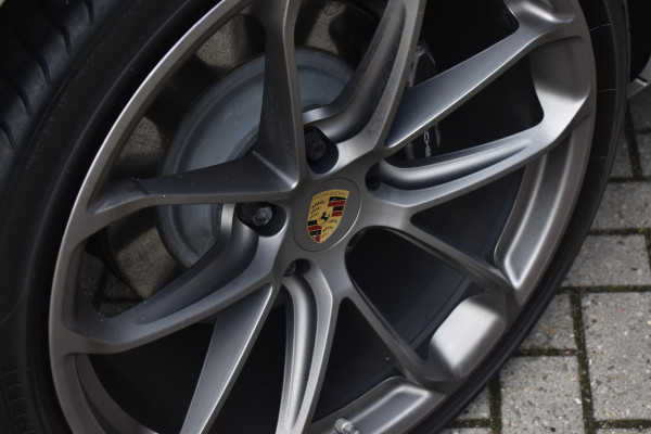 Porsche Cayenne Coupé 3.0 E-Hybrid 462pk Lightweight Sport Package | Carbon Dak | ACC | 22'' GT Design | Matrix PDLS+ | Luchtvering | 360 Camera |