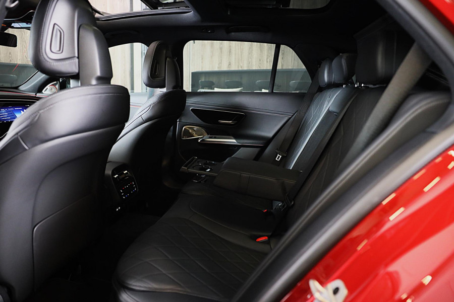 Mercedes-Benz E-Klasse Estate 300 e AMG 53 Look / HYPERSCREEN / Acc / Massage / BURMESTER 4D / Head Up / 360 Camera / Leder / Pano