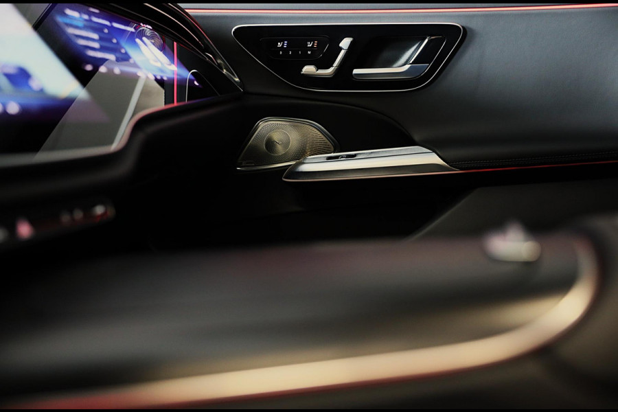 Mercedes-Benz E-Klasse Estate 300 e AMG 53 Look / HYPERSCREEN / Acc / Massage / BURMESTER 4D / Head Up / 360 Camera / Leder / Pano