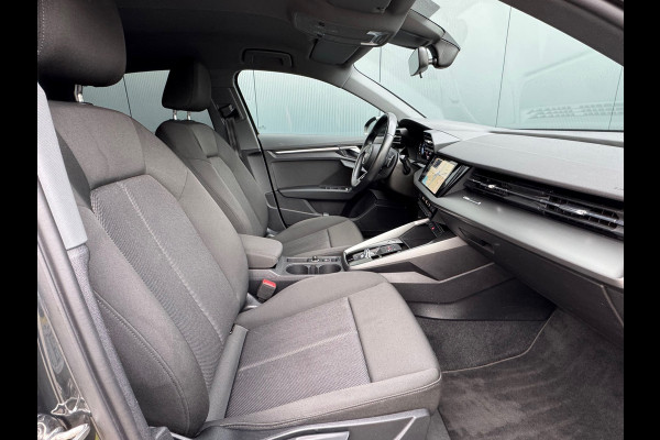 Audi A3 Limousine 30 TFSI Automaat * Carplay * Optiek Zwart * Parkeersensoren *